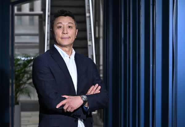 Etro Korea CEO Lee Jong-kyu poses during an interview with The Korea Herald at Etro Korea's office building in Gangnam-gu, Seoul, Wednesday. (Im Se-jun/The Korea Herald)